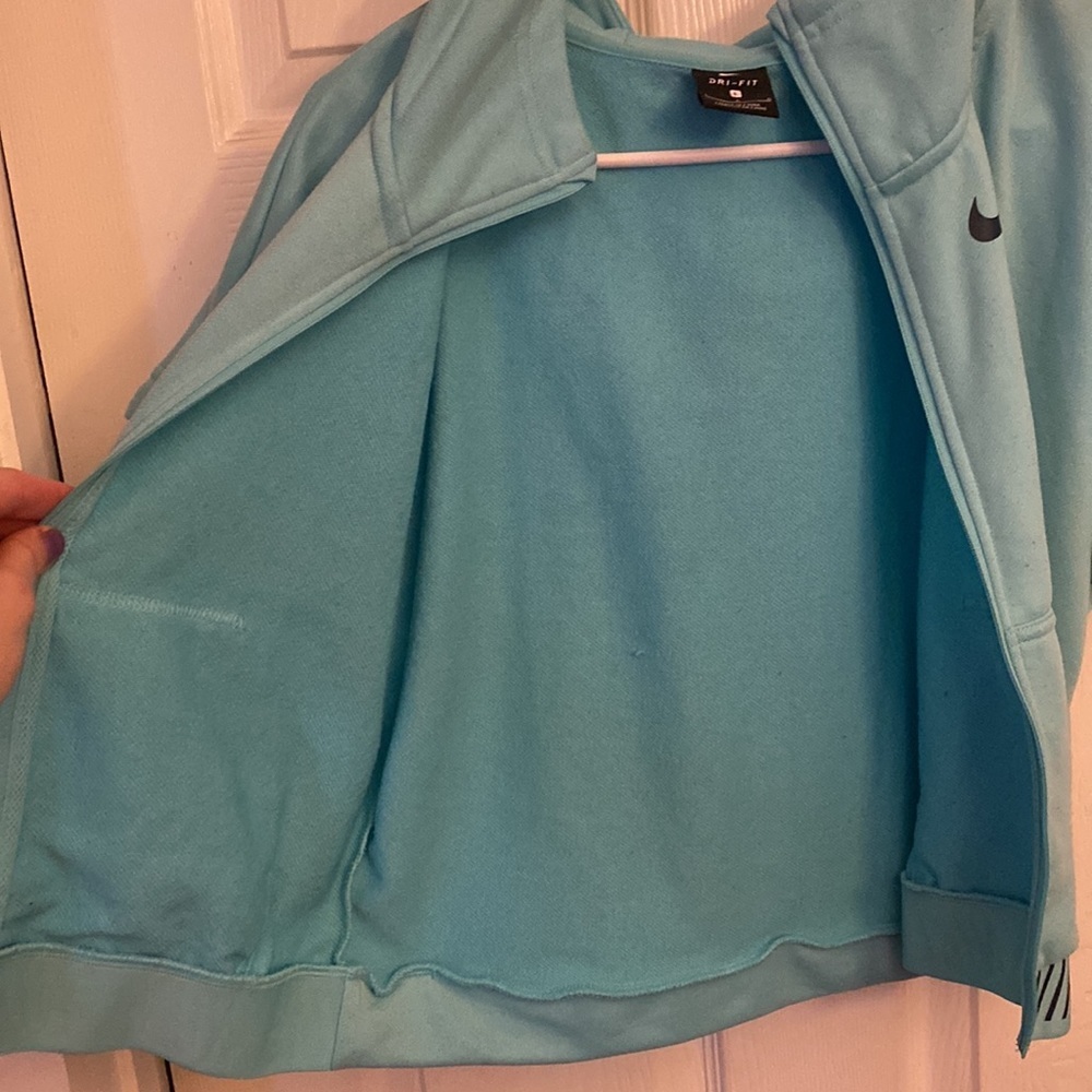 Nike Dri-Fit Cropped Hooded Sweatshirt - Picture 8 of 9